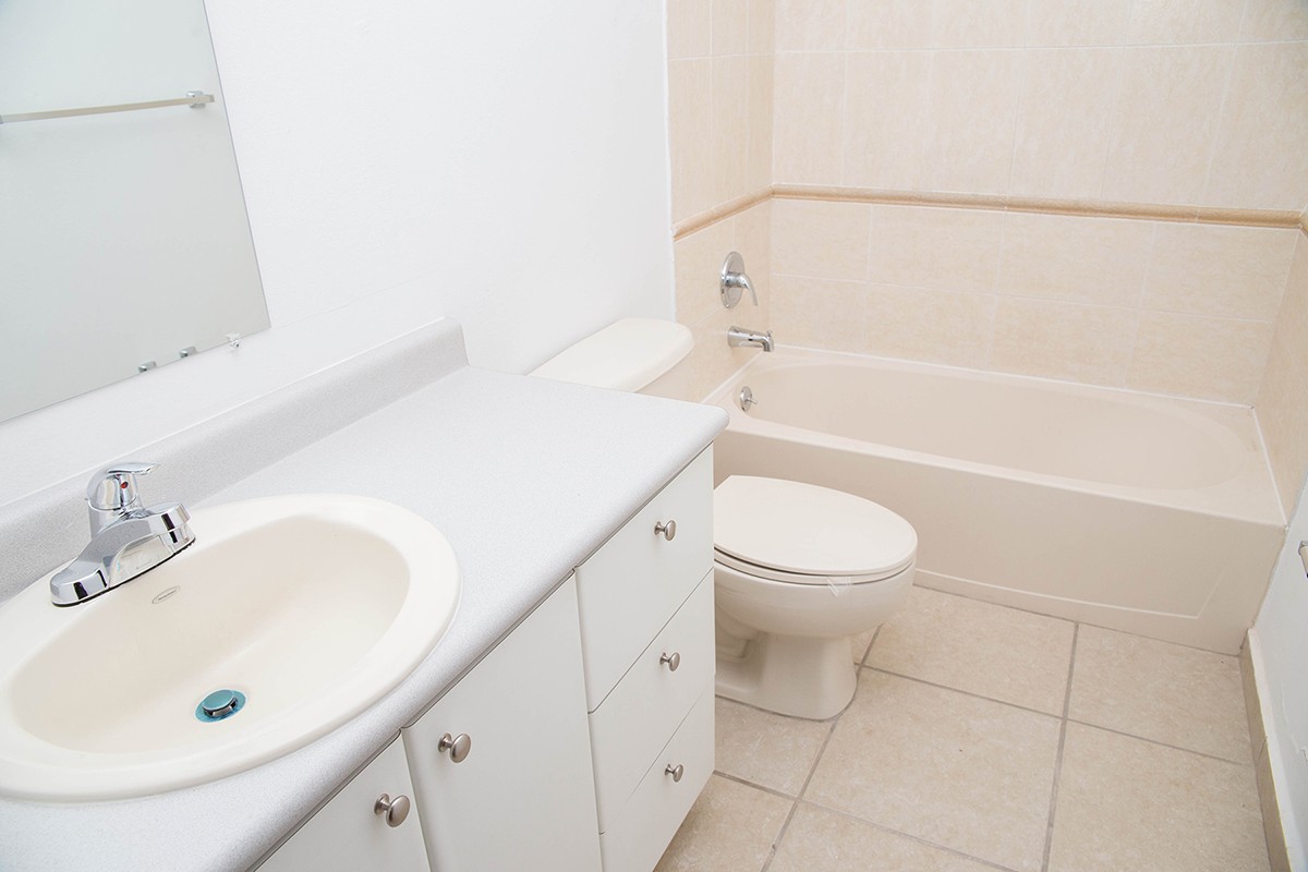 Baño- Bathroom