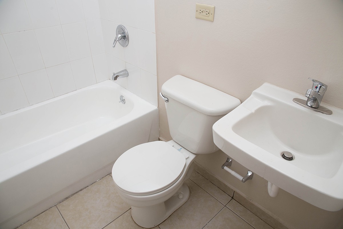 Baño- Bathroom