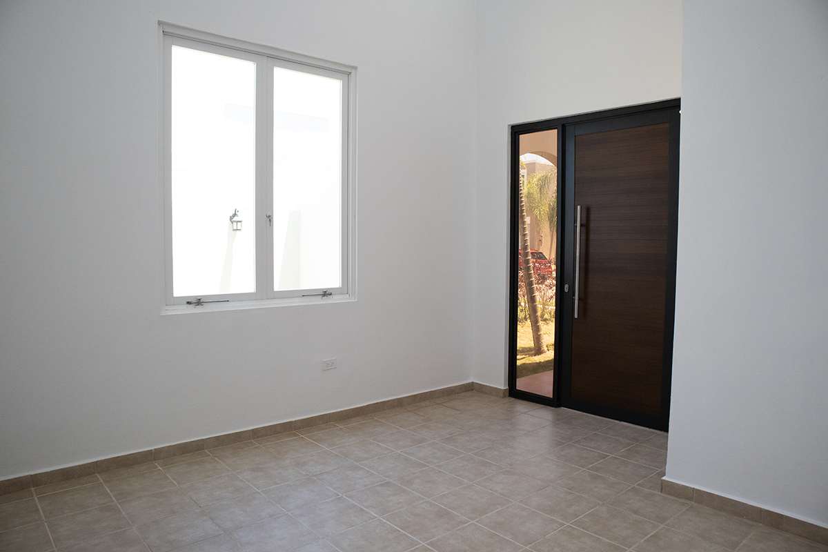 Entrada-Entrance