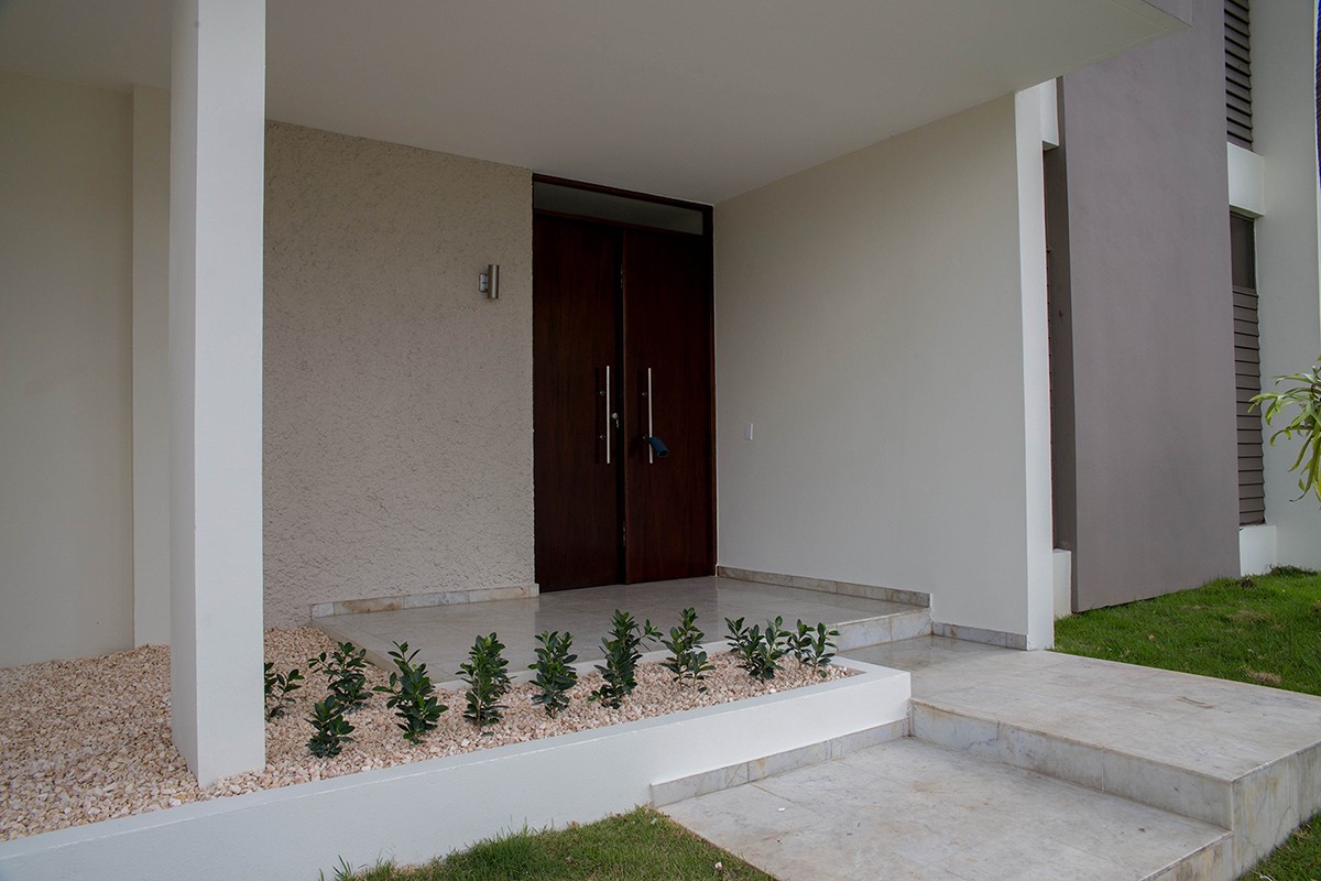 Entrada-Entrance.