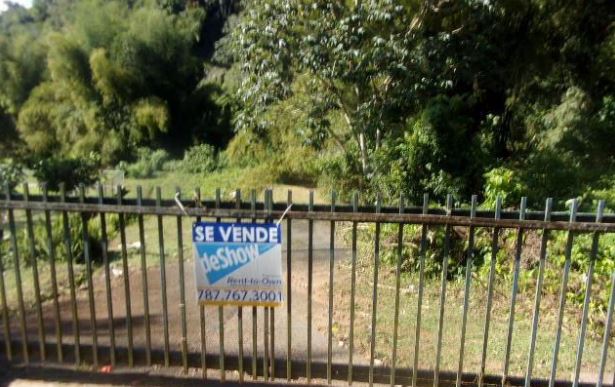 Entrance - 702915976