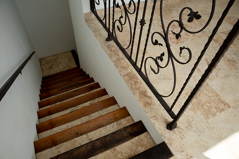 Escalera-Stairs