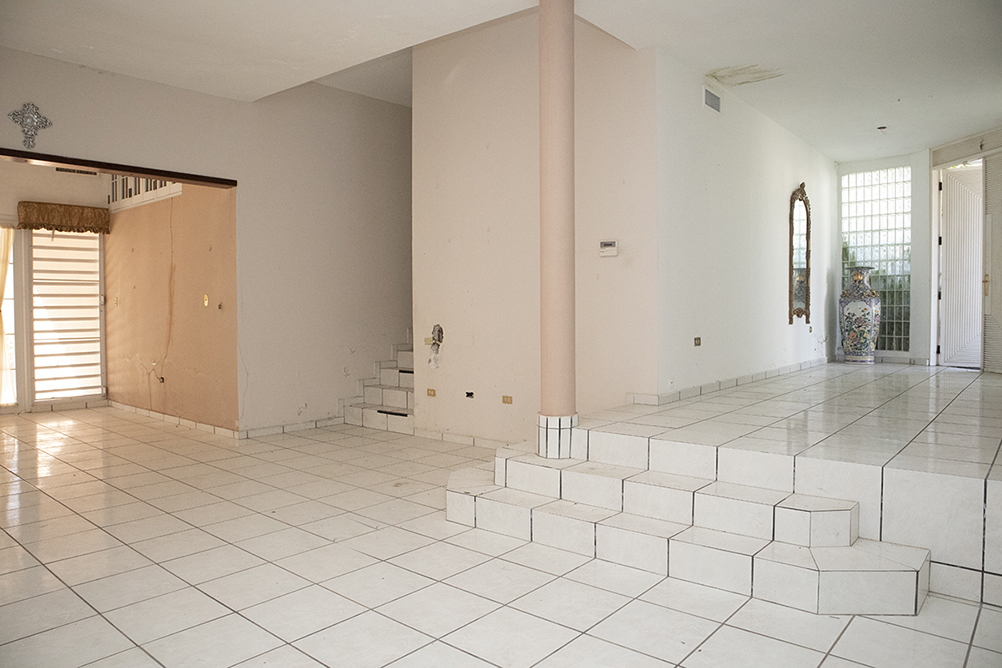 Interior-Inside.